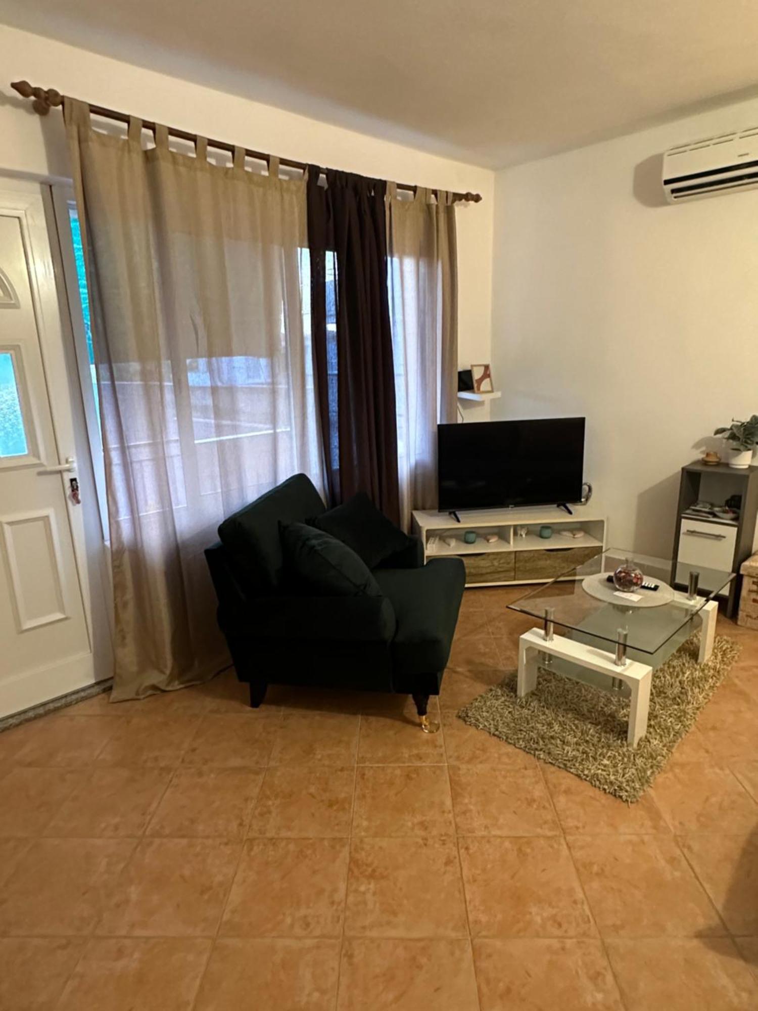 Vala Apartman *