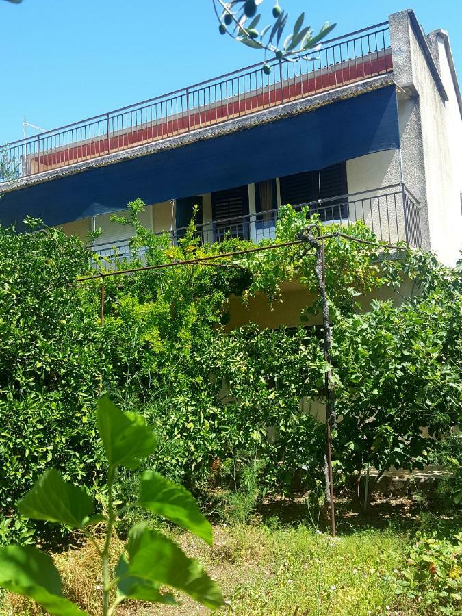 Vala * Betina (Sibenik-Knin)